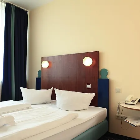 Lighthouse Hotel 3*